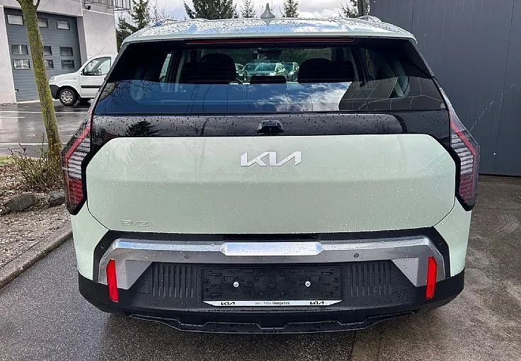 Zunanja slika - KIA EV3 - 58.3 kWh baterija. 150 kW  204 KM  Star - 10
