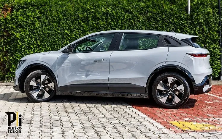 Zunanja slika - Renault Megane E-tech - Equilibre EV40 96kW 7AC JAMSTVO DO 08 2028 - 3