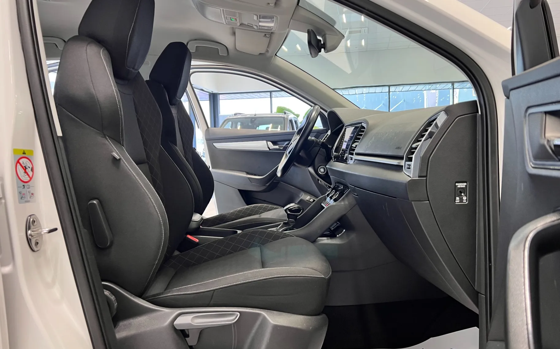 Zunanja slika - Škoda Karoq - 2.0 TDI-DSG-FRONT-ASSIST-ACC-KAM-KEYLESS-NAVI-PDC. - 9