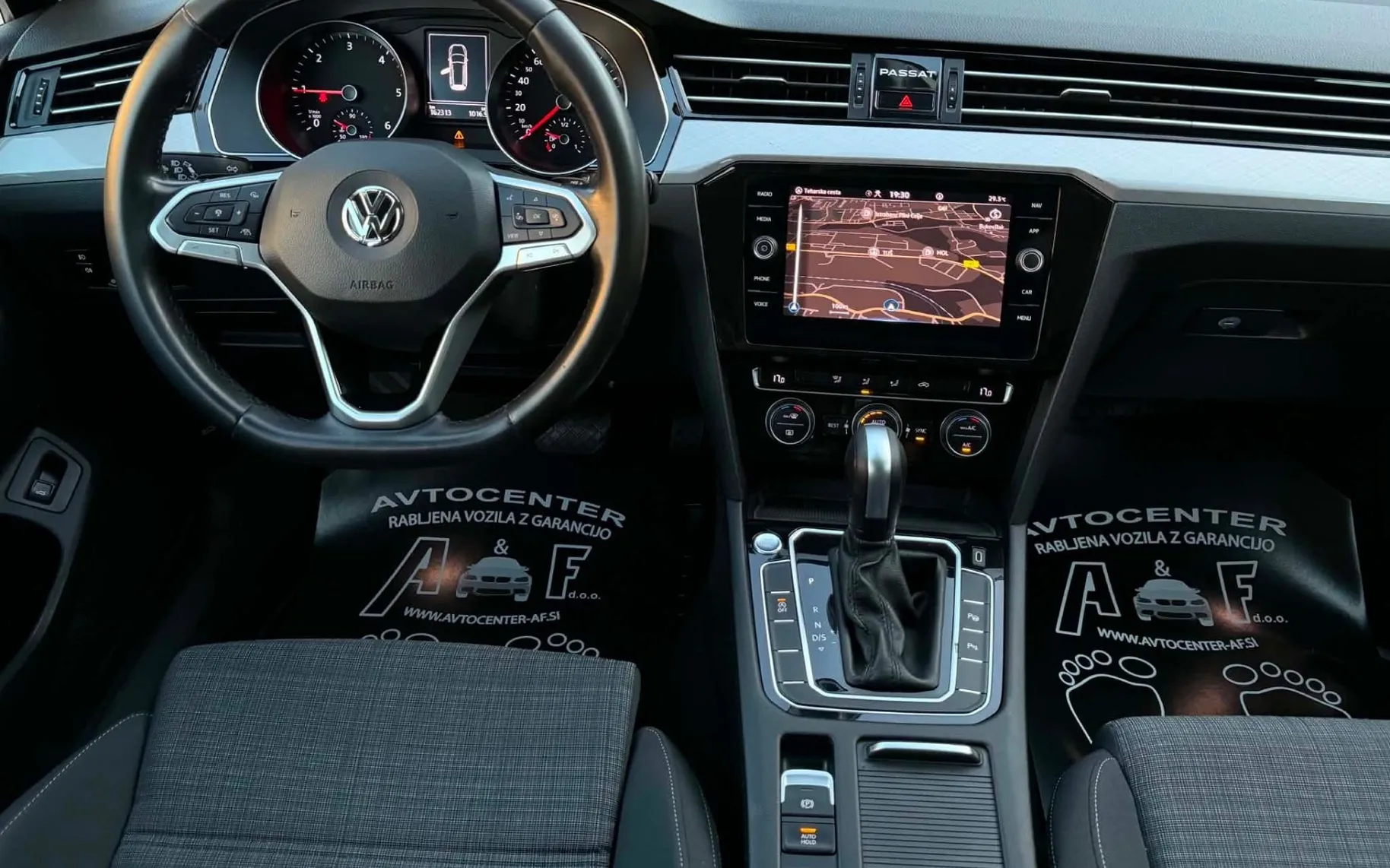 Notranja slika - Volkswagen Passat Variant - 2.0 TDI-DSG-H LINE-162.000km-LIZING ZA TUJCE-LED- - 10