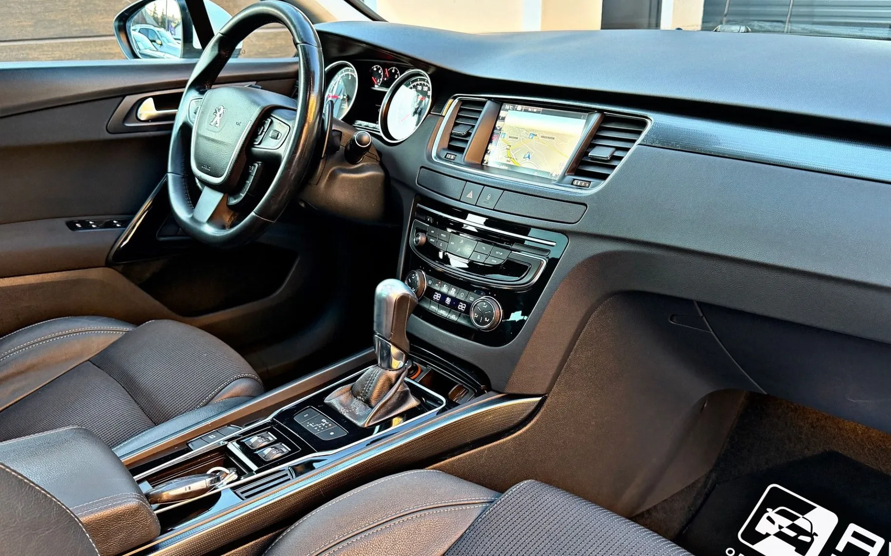 Notranja slika - Peugeot 508 - SW 2.0 BlueHDi GT AVT.-LED-NAVI-PANO-PERLA BELA... - 12