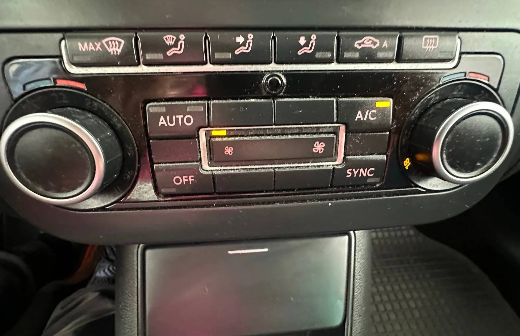 Zunanja slika - Volkswagen Tiguan - 2.0 TDI BMT Trend Fun.SLOVENSKI.SAMO 179.000 KM - 15