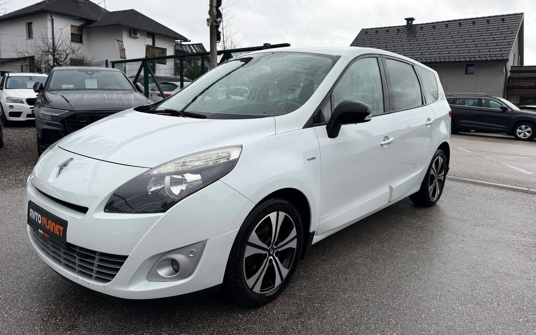 Zunanja slika - Renault Scénic - Grand Scenic Bose Edition dCi 110 SLO.VOZILO 2.LASTNICA NAVI - 4