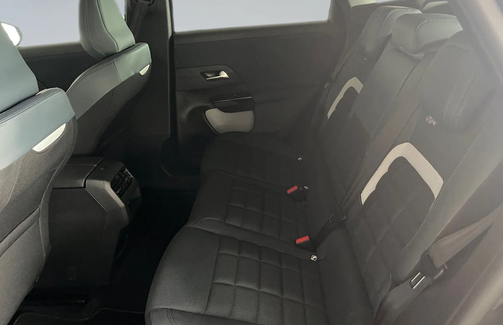 Zunanja slika - Citroën C5 Aircross - 1.2 Hybrid 145 S S Plus Avt. - 11