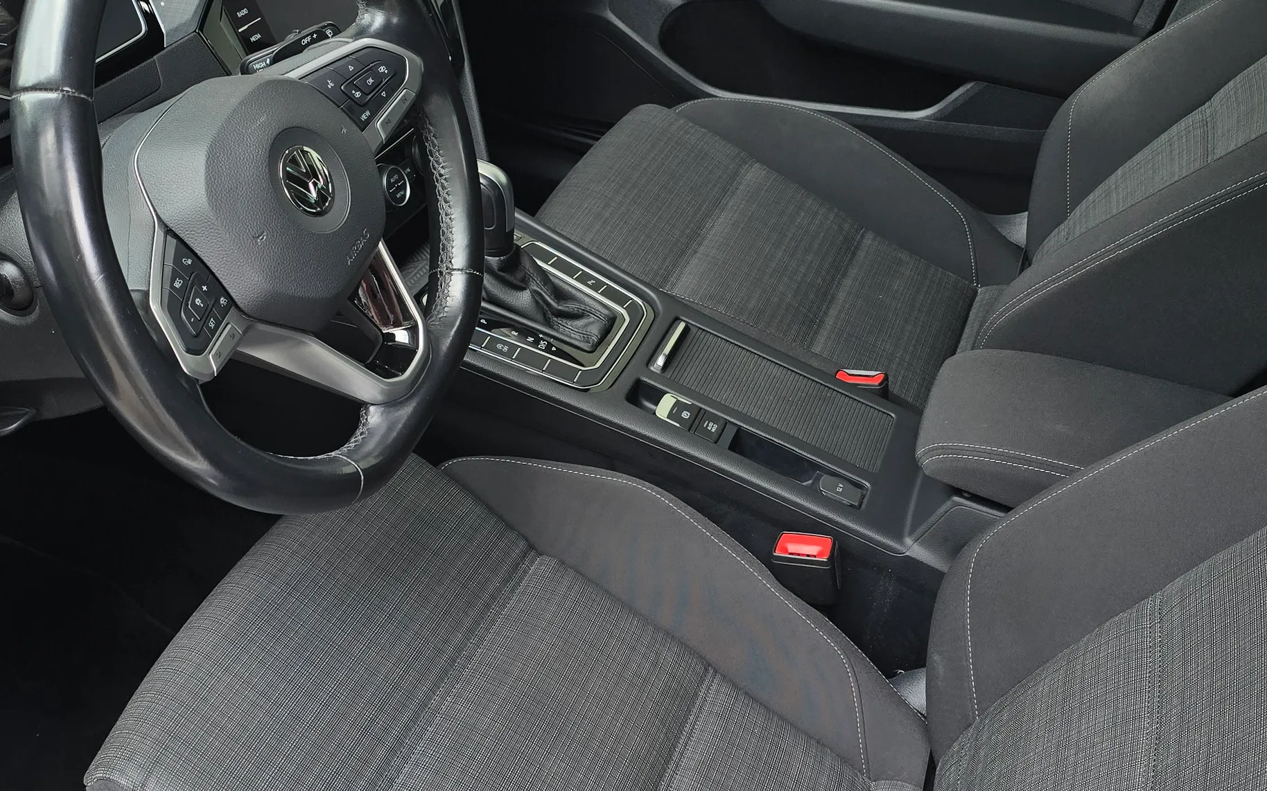 Notranja slika - Volkswagen Passat - Variant 2,0 TDI BMT SCR Business DSG - 6