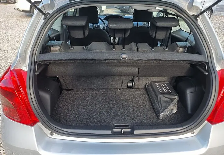 Zunanja slika - Toyota Yaris - 1.3 VVT-i SLOVENSKO POREKLO - BREZ POLOGA - 10