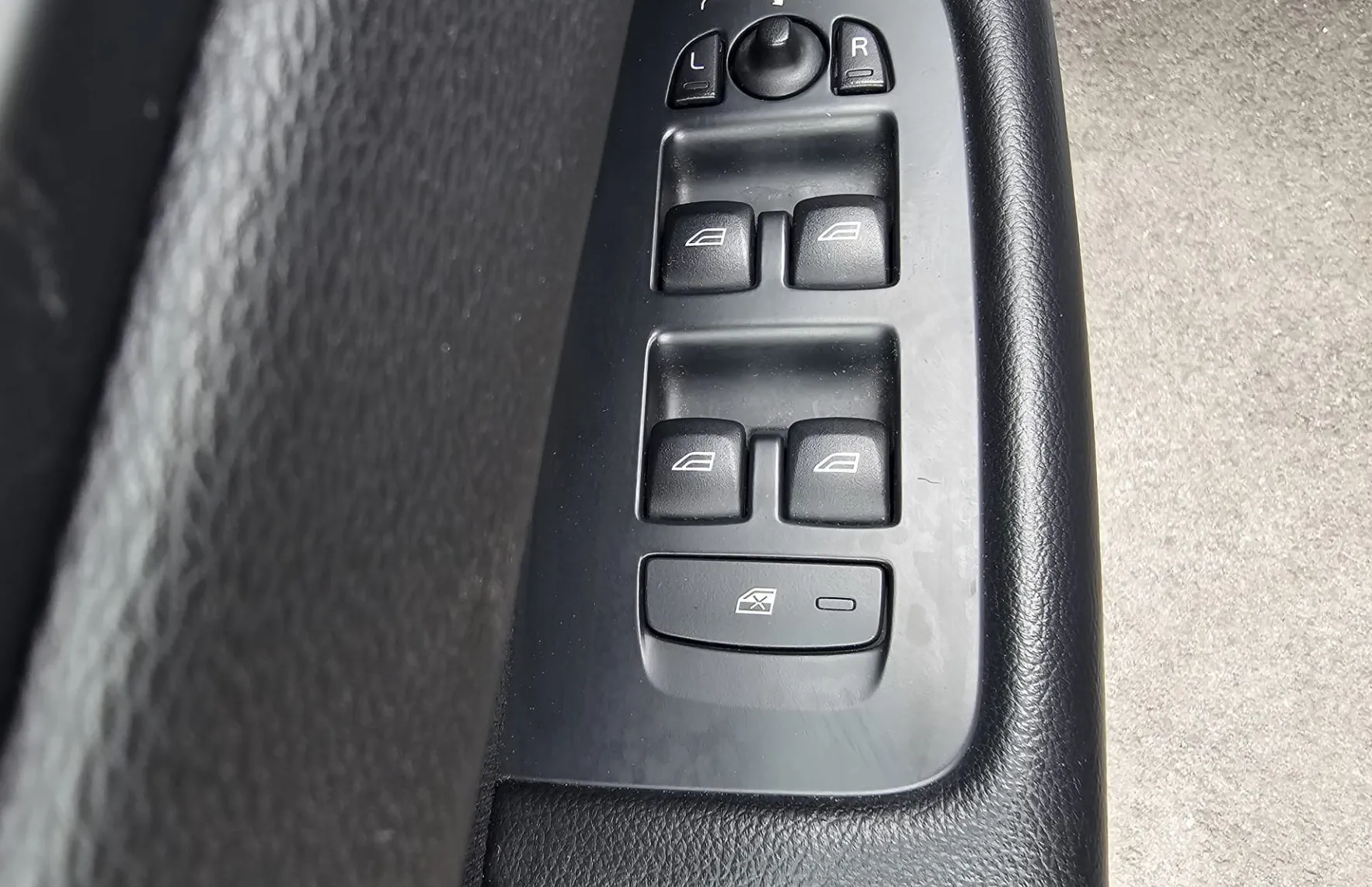 Zunanja slika - Volvo XC60 - B4D AWD Mom.Pro Avt.|panorama|wirtual|Navi|AC|Asis - 12