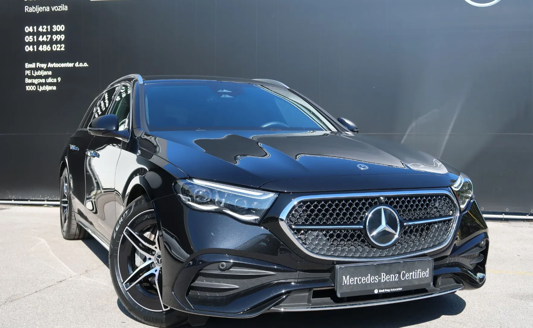 Zunanja slika - Mercedes-Benz E-Razred - E 300 e T AMG LINE - 1