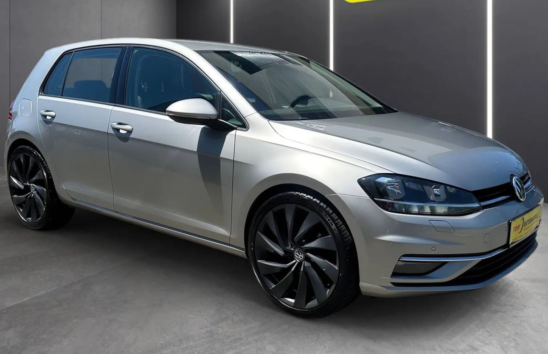 Zunanja slika - VW Golf - 1.6 TDI SLOVENSKI AKTIVNI TEMPOMAT GR.SEDEŽEV TOP - 10