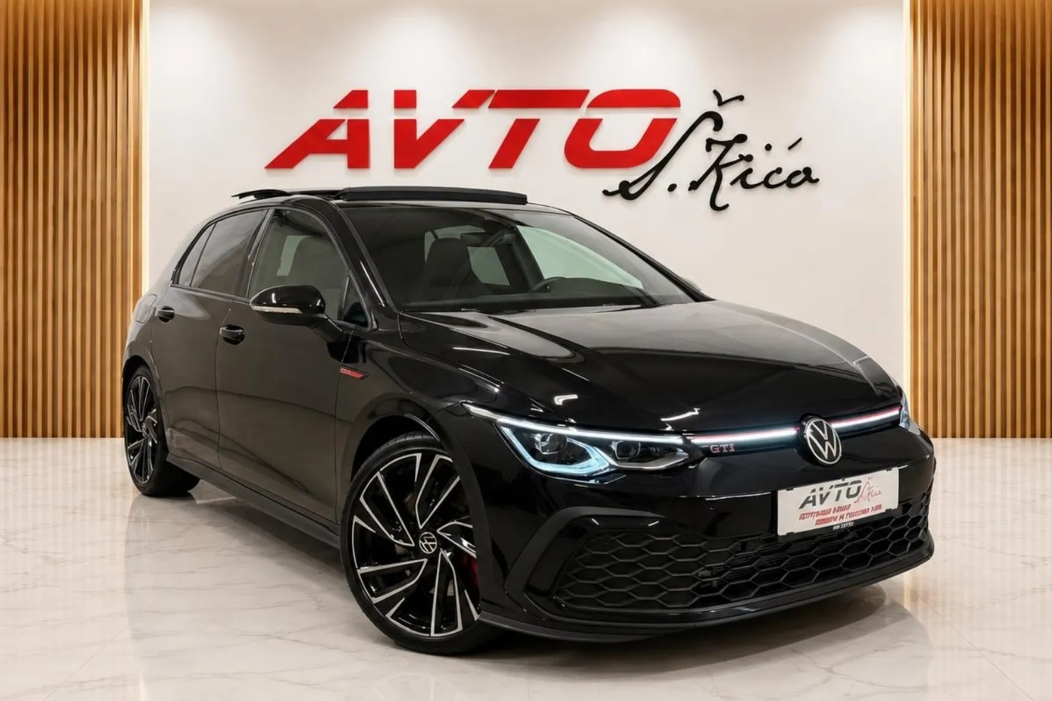 Zunanja slika - Volkswagen Golf - 2.0 TSI-GTI-PANORAMA-VIRTUAL-DSG-ACC-IQ-KAMERA-NAV - 2