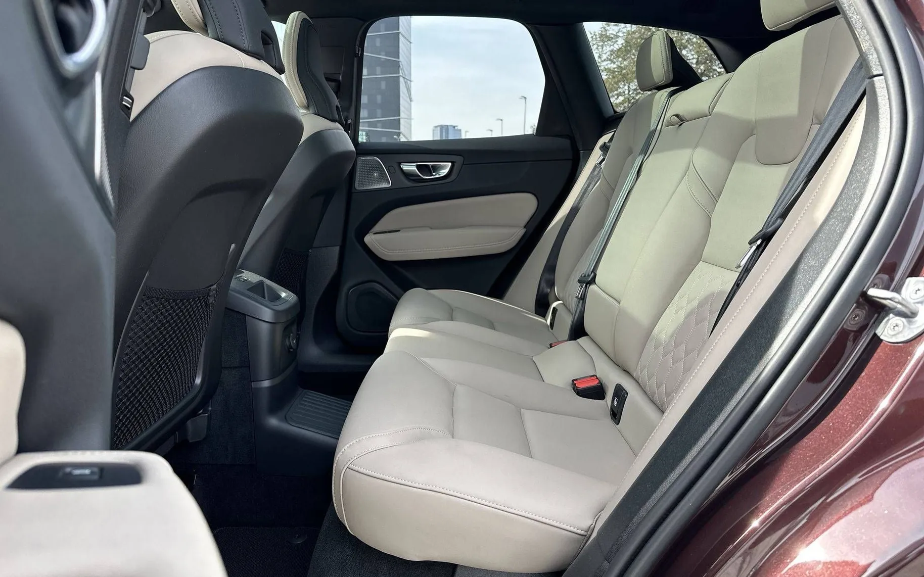 Notranja slika - Volvo XC60 - T8 AWD Recharge Twin Engine Ultra Dark Avt. - 11