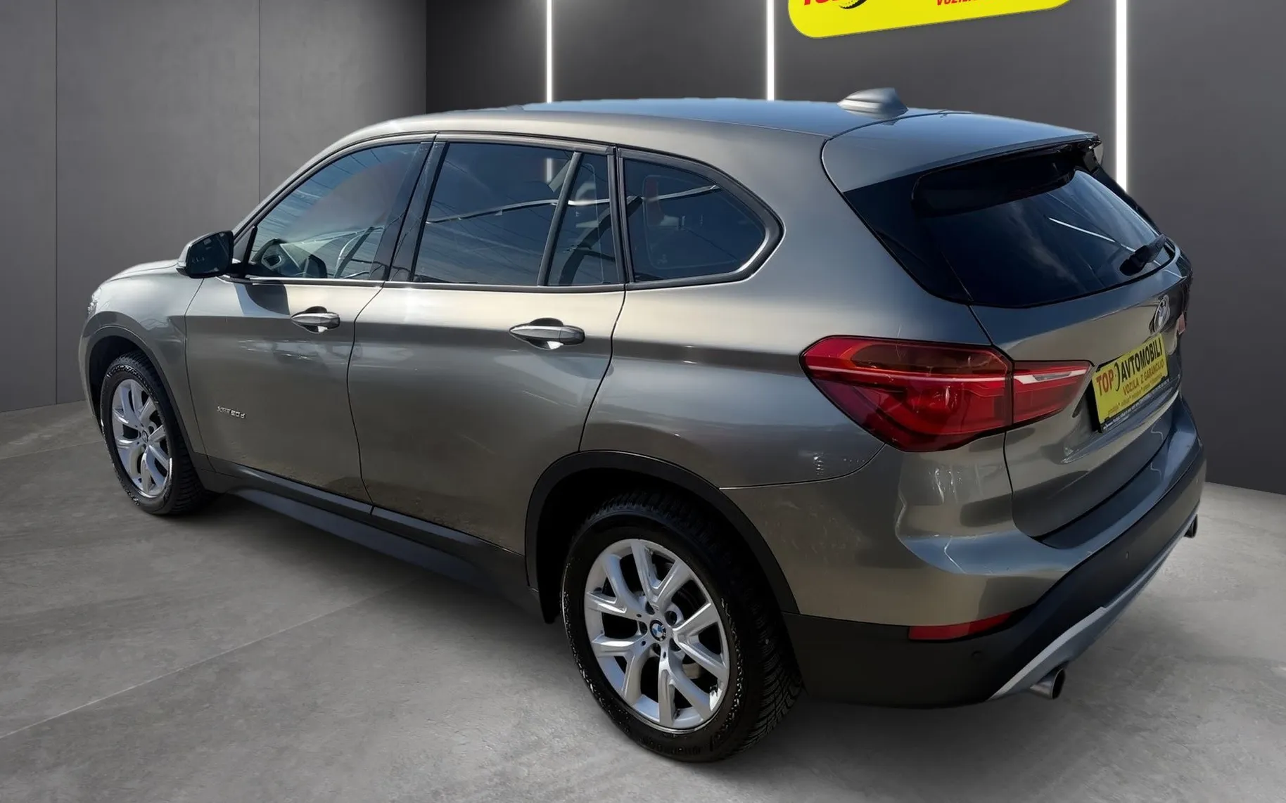 Zunanja slika - BMW X1 - serija :  xDrive20d HEAD-UP FULL LED NAVI PDC USNJE - 3