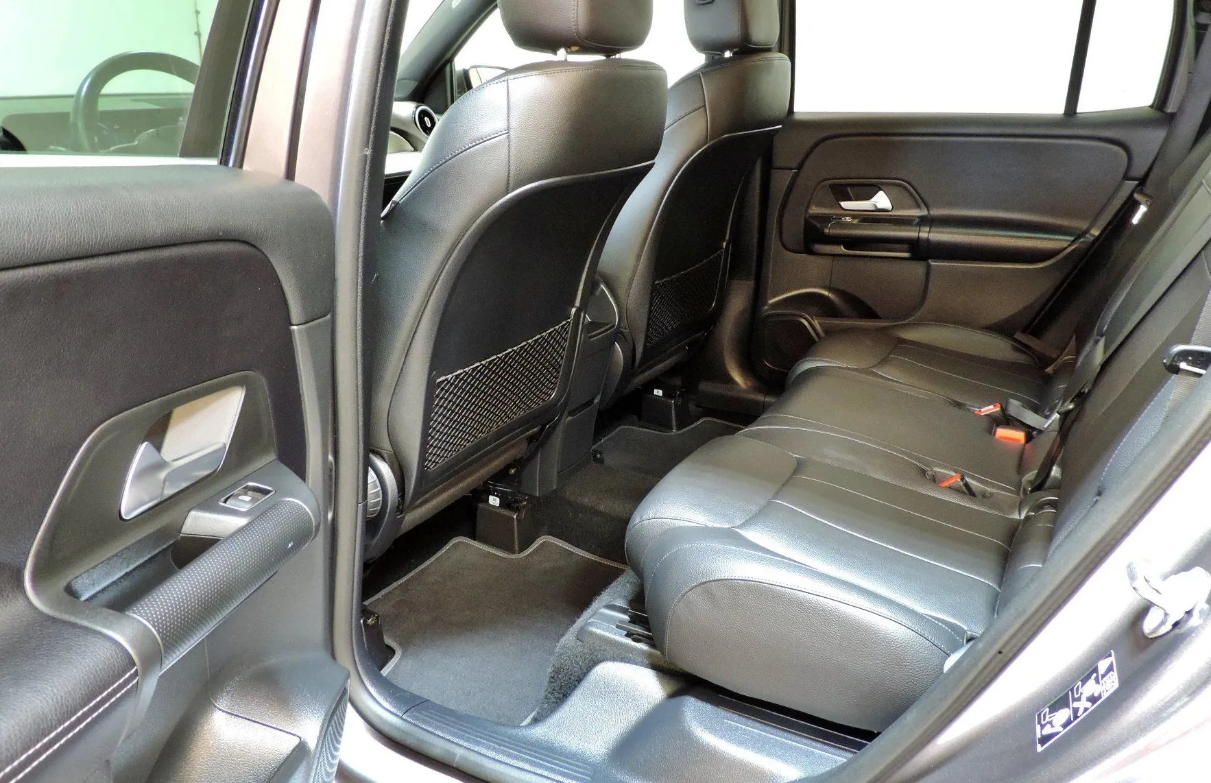 Zunanja slika - Mercedes-Benz GLB-Razred - GLB 200 d  Avt. LED-KAMERA-USNJE - 10