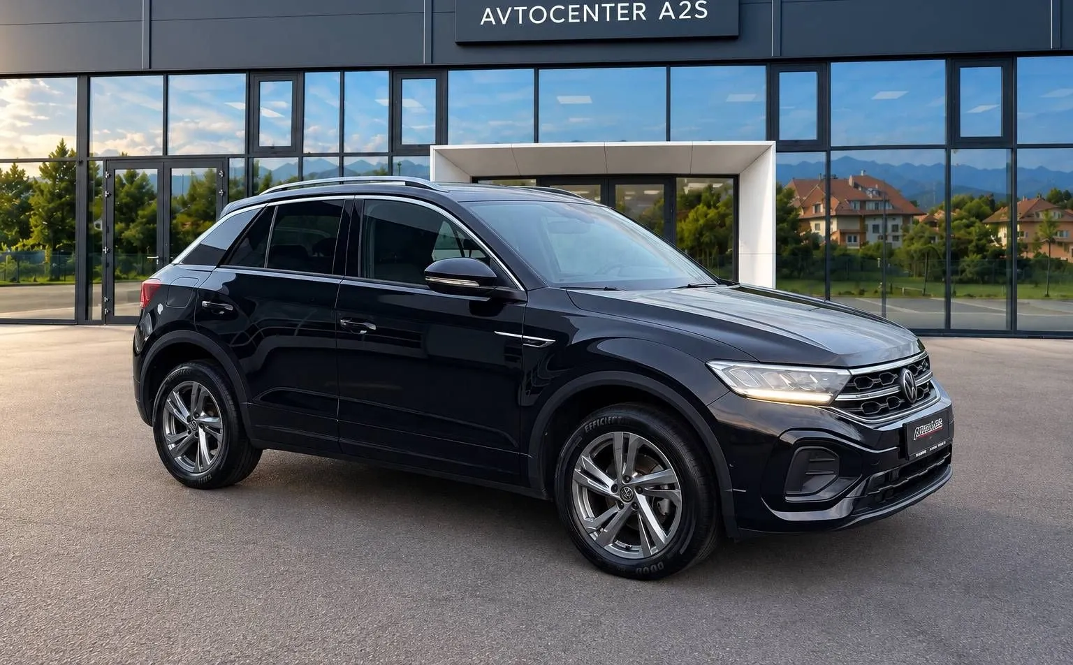 Zunanja slika - Volkswagen T-Roc - 1.0 TSI BMT R-Line-LED-ACC-PDC-Vzvratna kamera.... - 2