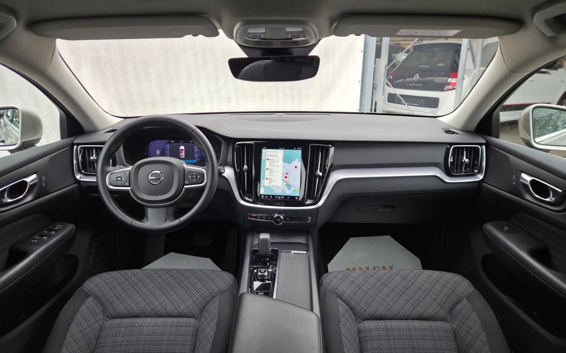 Zunanja slika - Volvo V60 - 2.0 B4 Core ACC-KAMERA-NAVI-LED-GRETJE SPR/ZAD.SED - 17