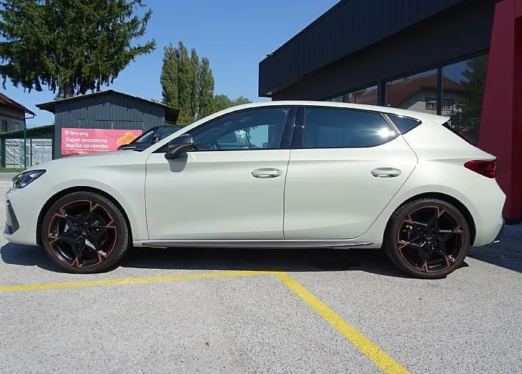 Zunanja slika - Cupra Leon - 1.5 eTSI 150KM DSG-Aktivno vzmetenje DCC-ALU 19 - 3