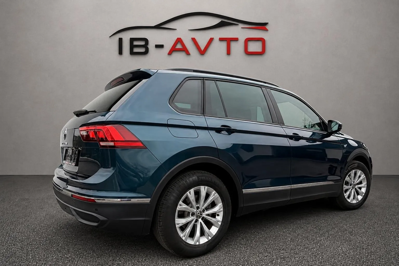 Zunanja slika - Volkswagen Tiguan - 2.0 TDI   DSG  ALU LED PDC NOVI MODEL - 4