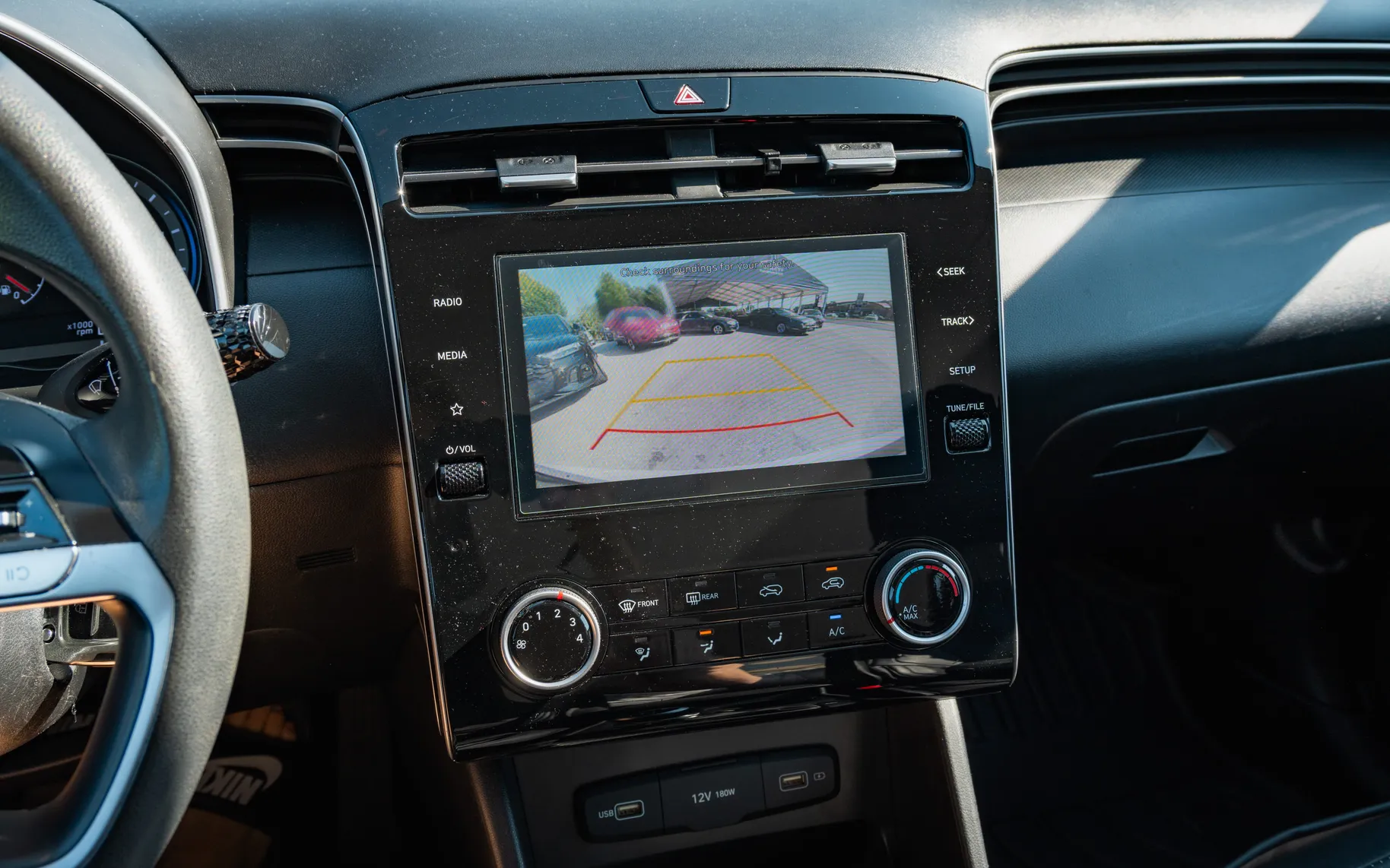 Notranja slika - Hyundai Tucson - 1,6 T GDI Style - 12