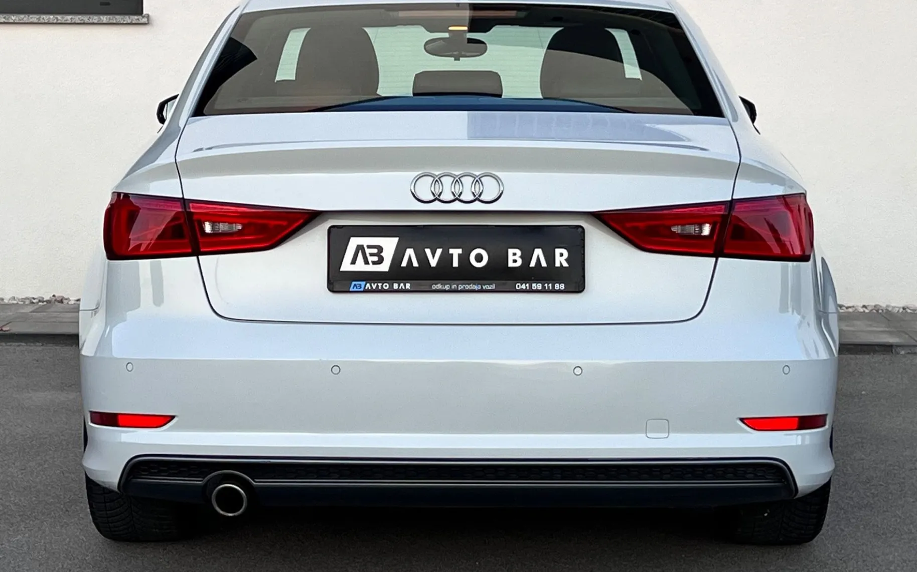 Notranja slika - Audi A3 - Limo 1.6 TDI+S-LINE+NAVI+PERLA+USNJE - 7