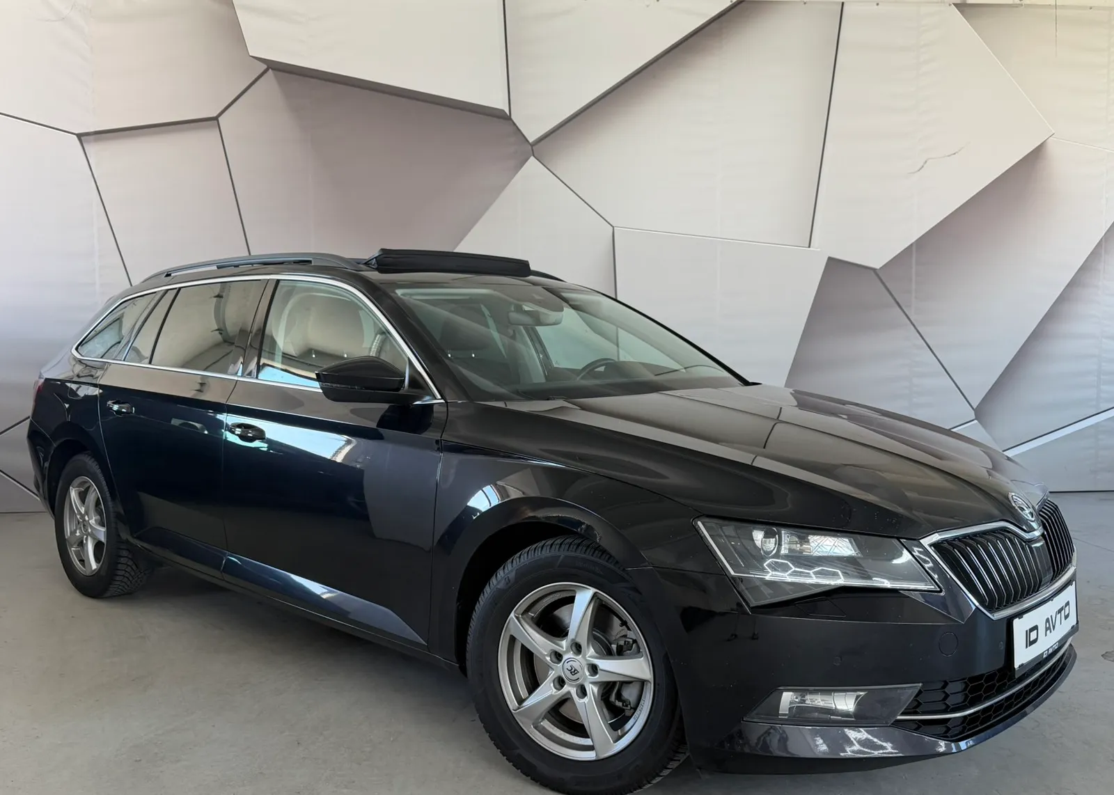 Zunanja slika - Škoda Superb - Combi 2,0 TDI L&K DSG - 1