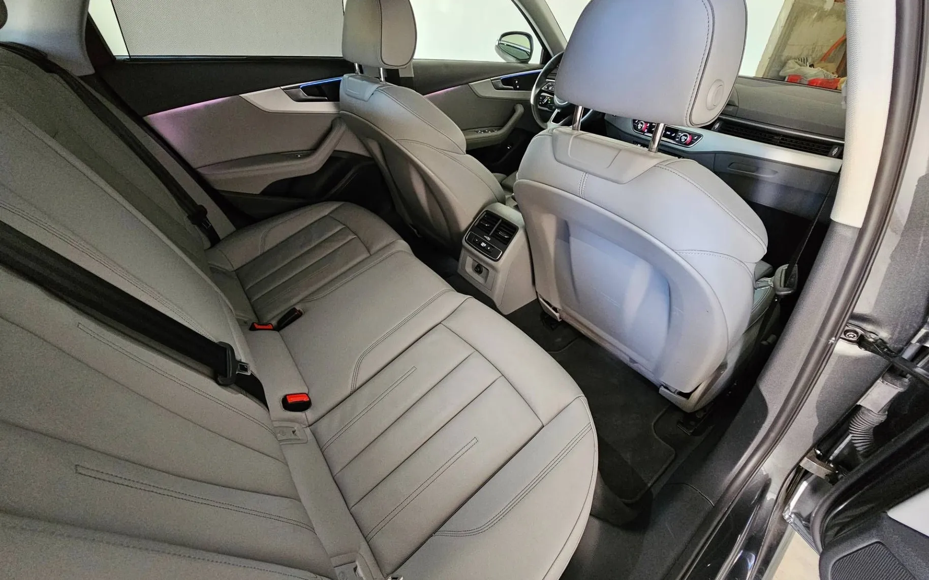 Notranja slika - Audi A4 Avant - 40 TDI S-LINE |WEBASTO|KLJUKA|KAMERA|ALU18|AMBIENT - 11