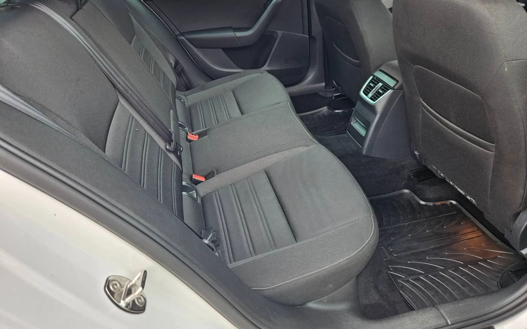 Notranja slika - Škoda Octavia - Combi 1.0 TSI  1.LASTNIK  SLO  LED KLJUKA - 11