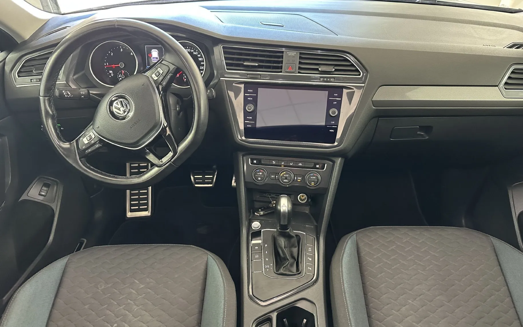 Zunanja slika - Volkswagen Tiguan - 2.0 TDI SCR DSG7 IQ.Drive.PANORAMA.NAVI.KAMERA.ACC - 7