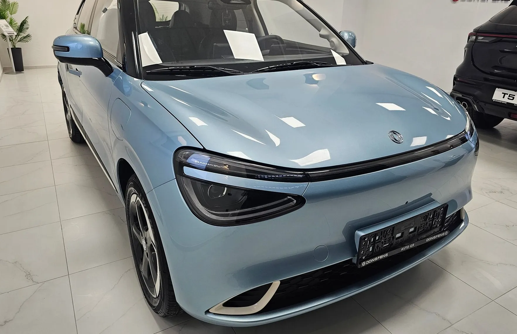 Zunanja slika - Dongfeng Box - 42.3 kWh 70 kW- Gray Black Interior - 1