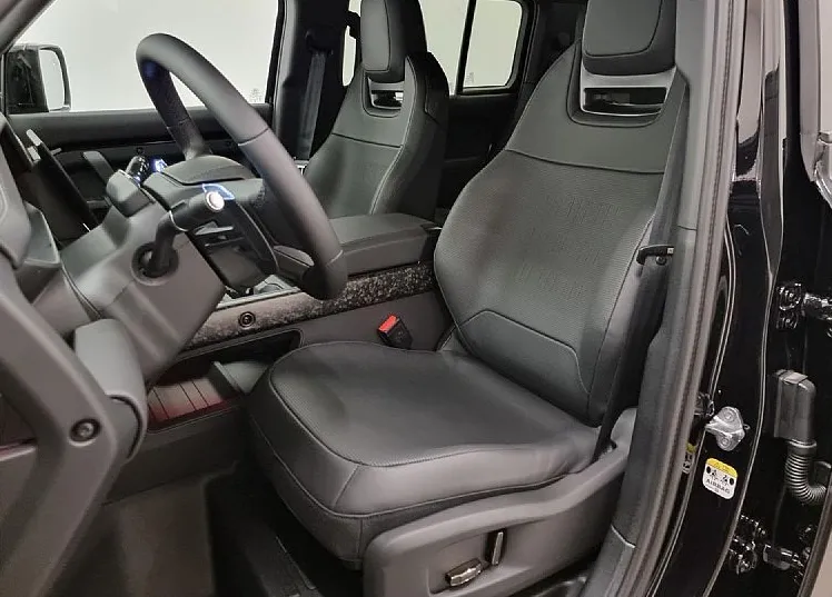 Zunanja slika - Land Rover Defender - 110 OCTA Black Edition P635 4.4 V8 AWD - 8