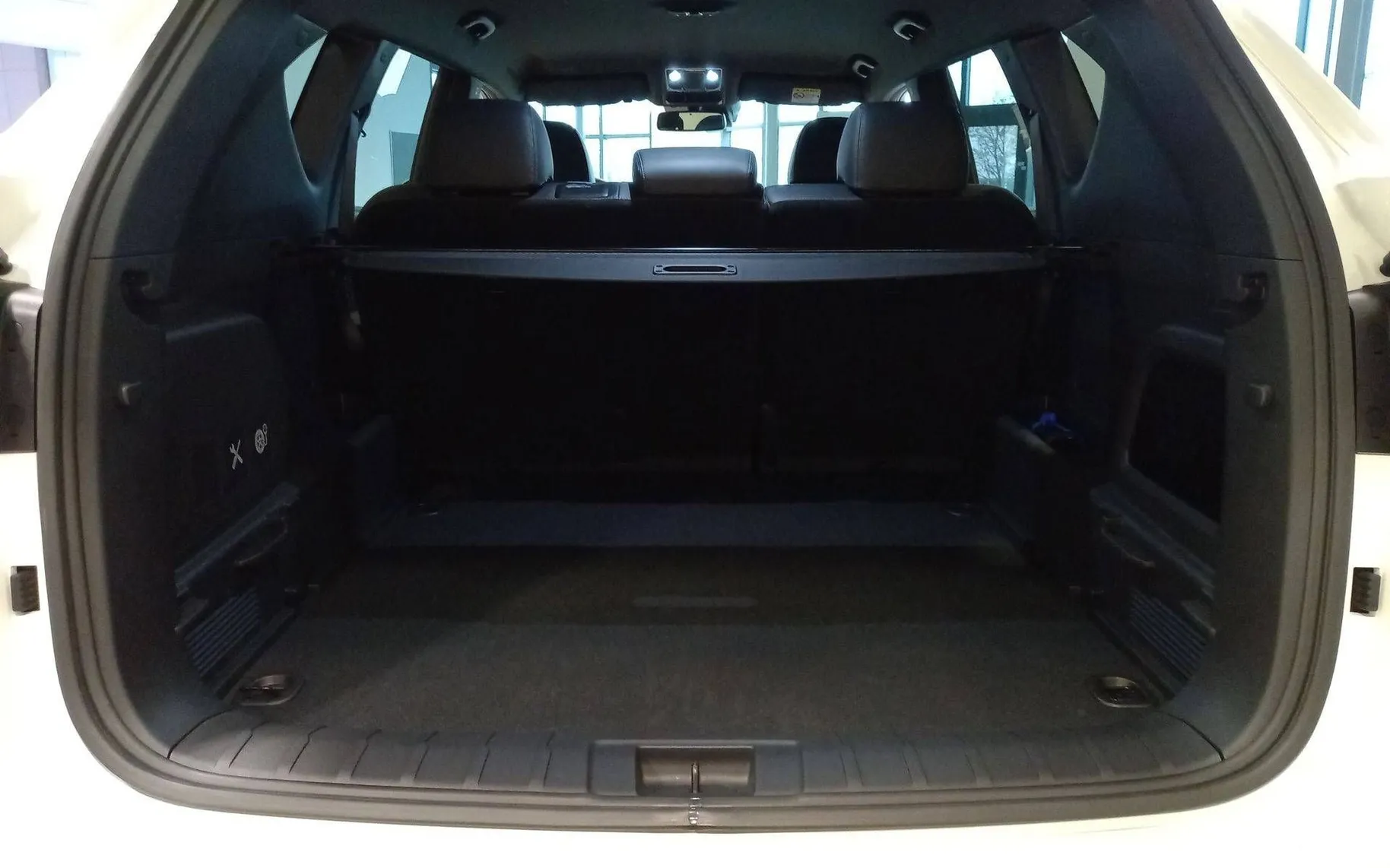 Notranja slika - SsangYong Rexton - 2.2 XDi Limited+ 4WD AT... - 12