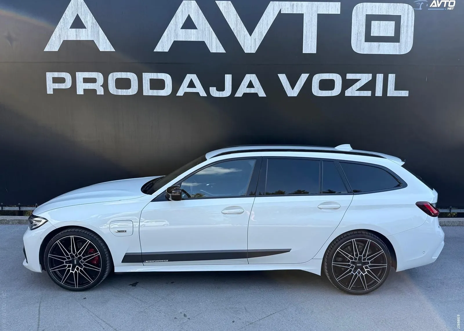 Zunanja slika - BMW M3 Touring - 320E MSPORT PERFORMANCE-20COL-KAMERA - 4