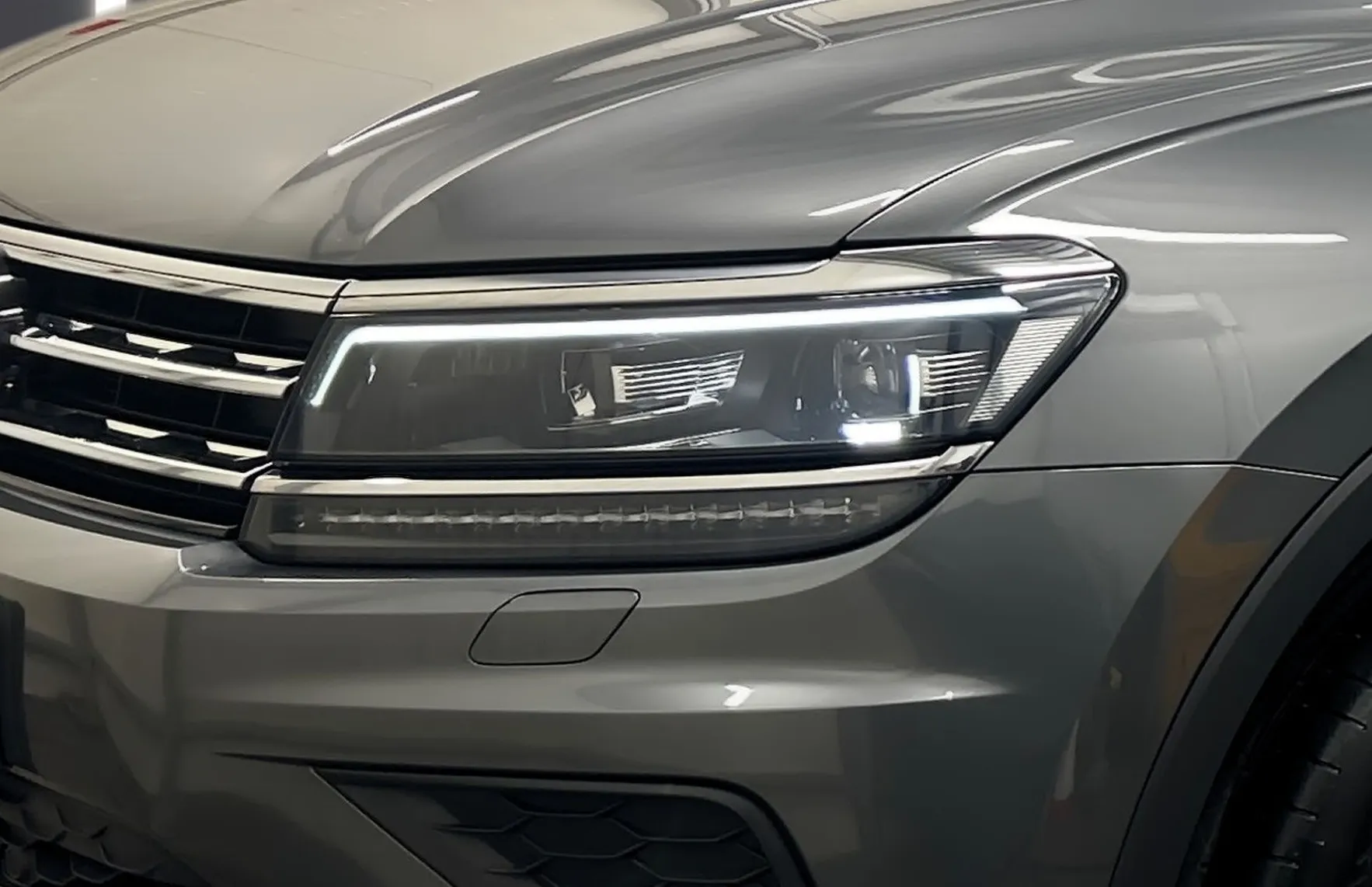 Zunanja slika - VW Tiguan - 2.0 TDI 4Motion DSG Highline Panorama-LED-Keyless - 4