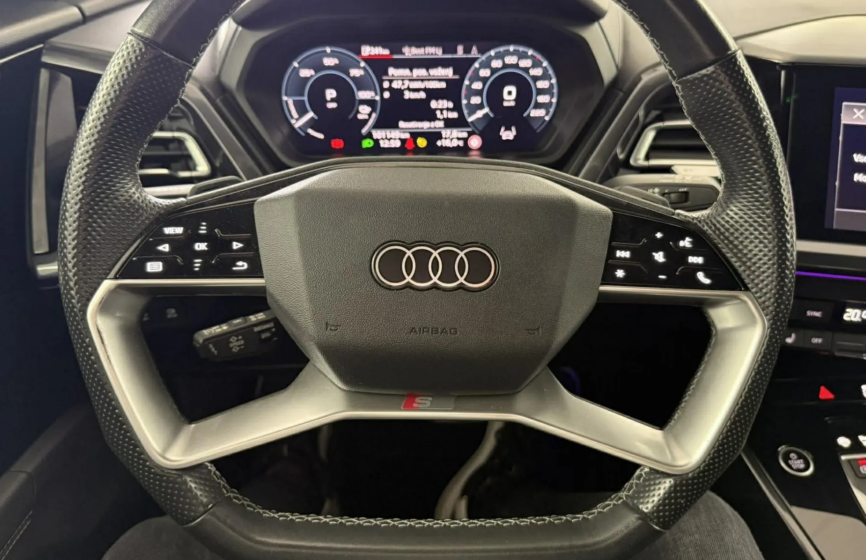 Zunanja slika - Audi Q4 - e-tron  40 e-tron.S line.LUKSENBURG.ACC.KAMER.LED - 11