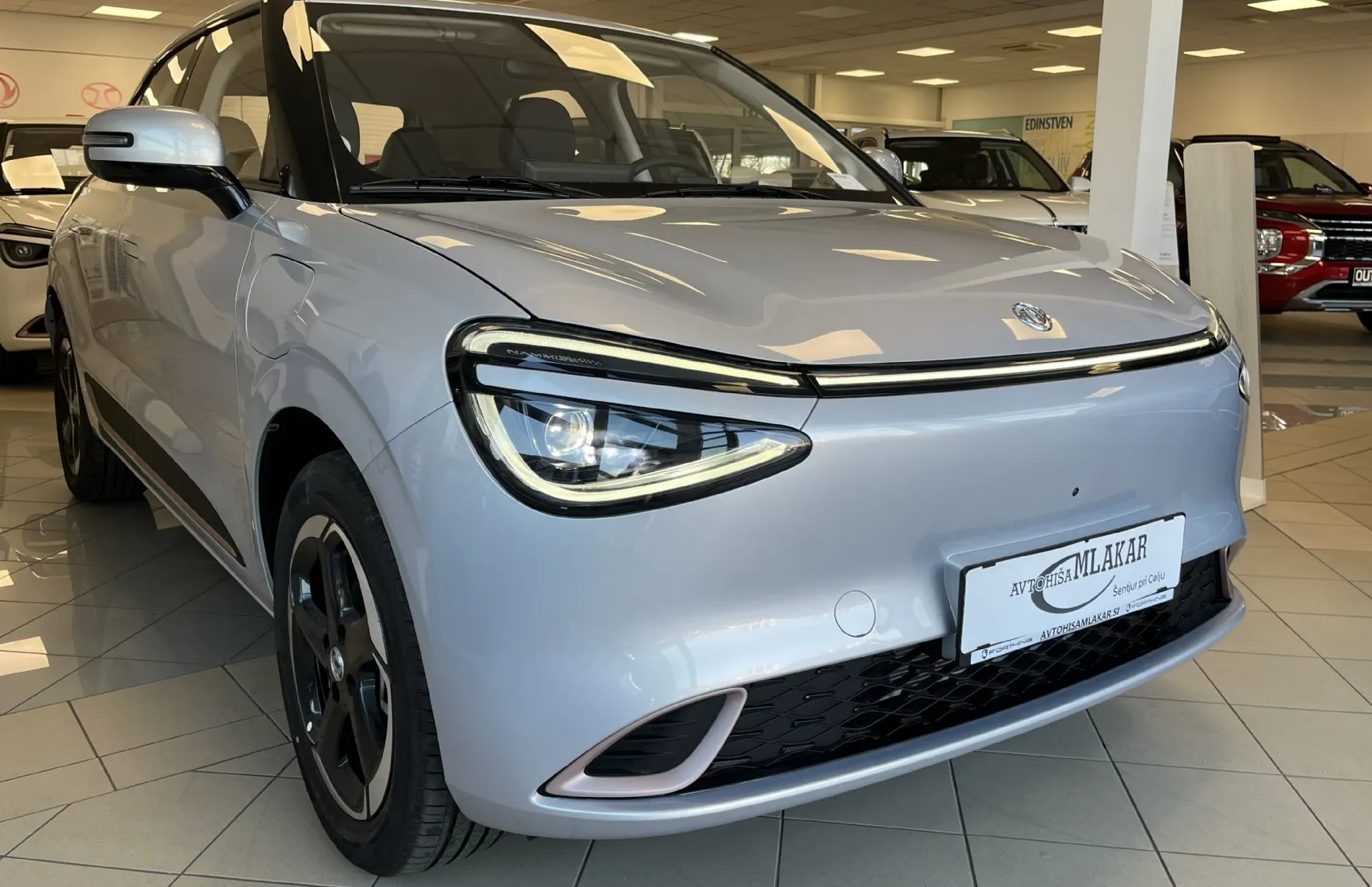 Zunanja slika - Dongfeng Box - 42.3 kWh 70 kW - NA ZALOGI - - 1