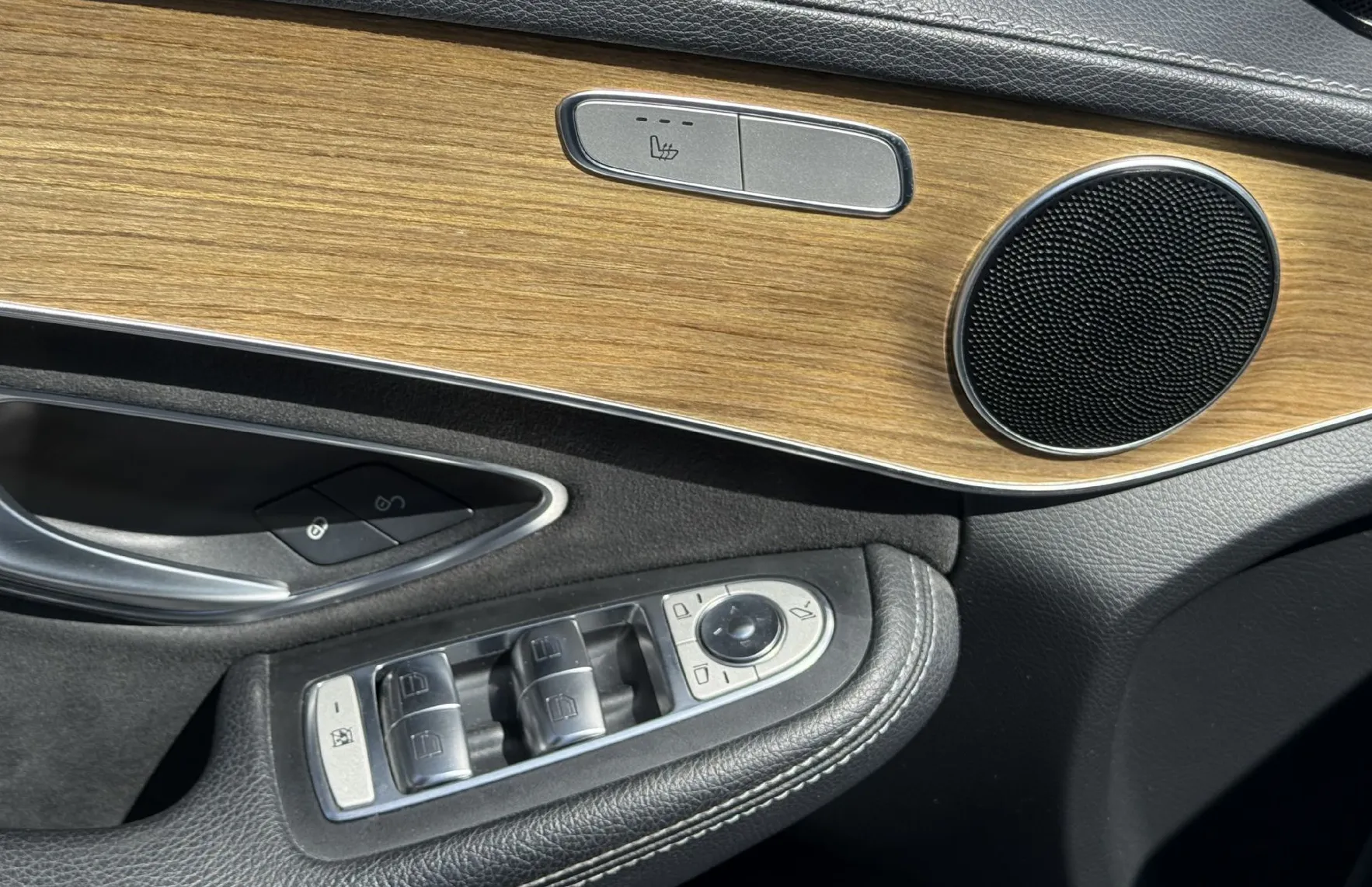 Zunanja slika - Mercedes-Benz C-Razred - C200d T PANO-FULLED-ACC-EL.PRT-NAVI-BT-360-AMBIENT - 12