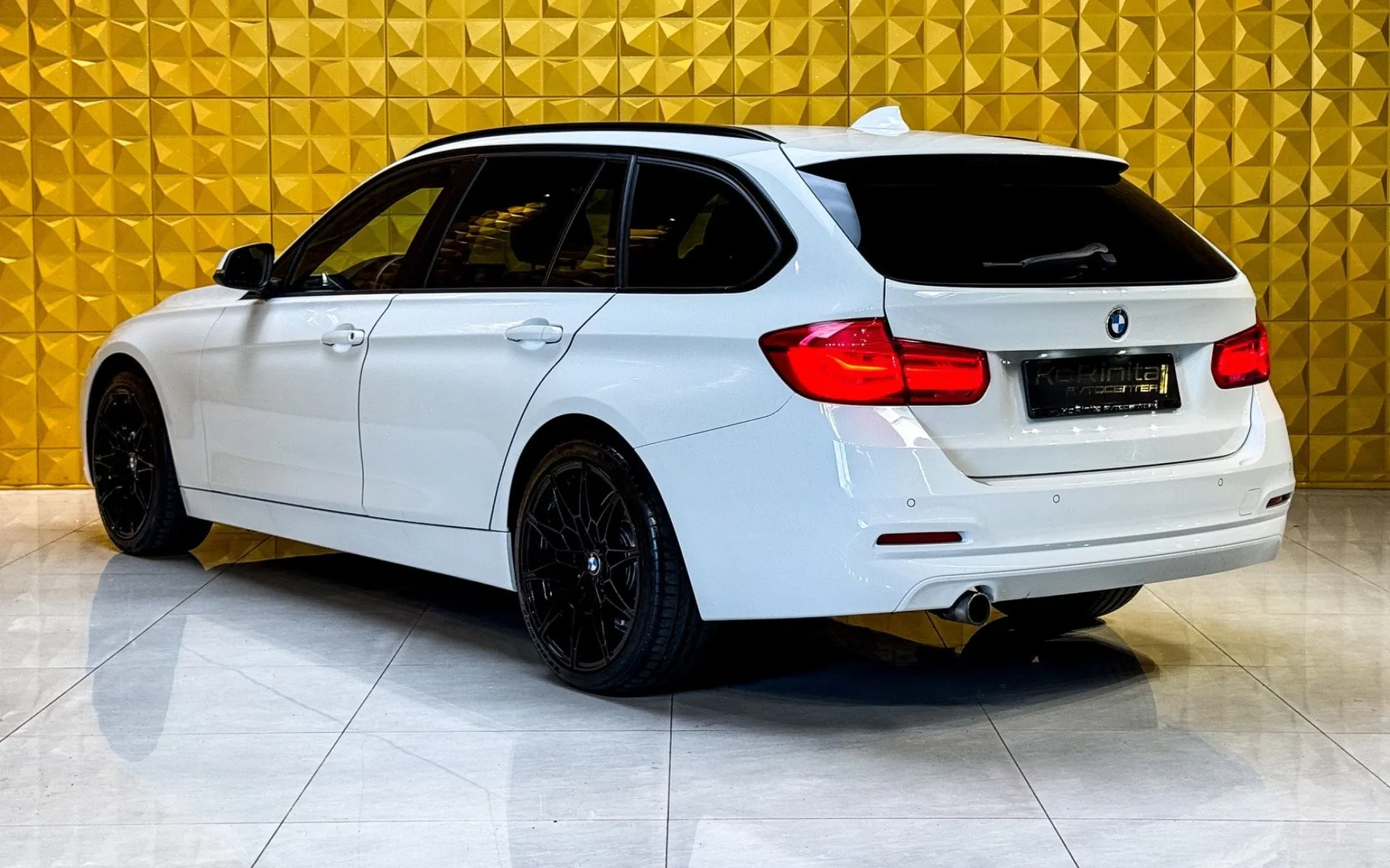 Notranja slika - BMW serija 3 Touring: - 318d AUT. FUL LED-GRETJE-PDC-TEMP... - 9