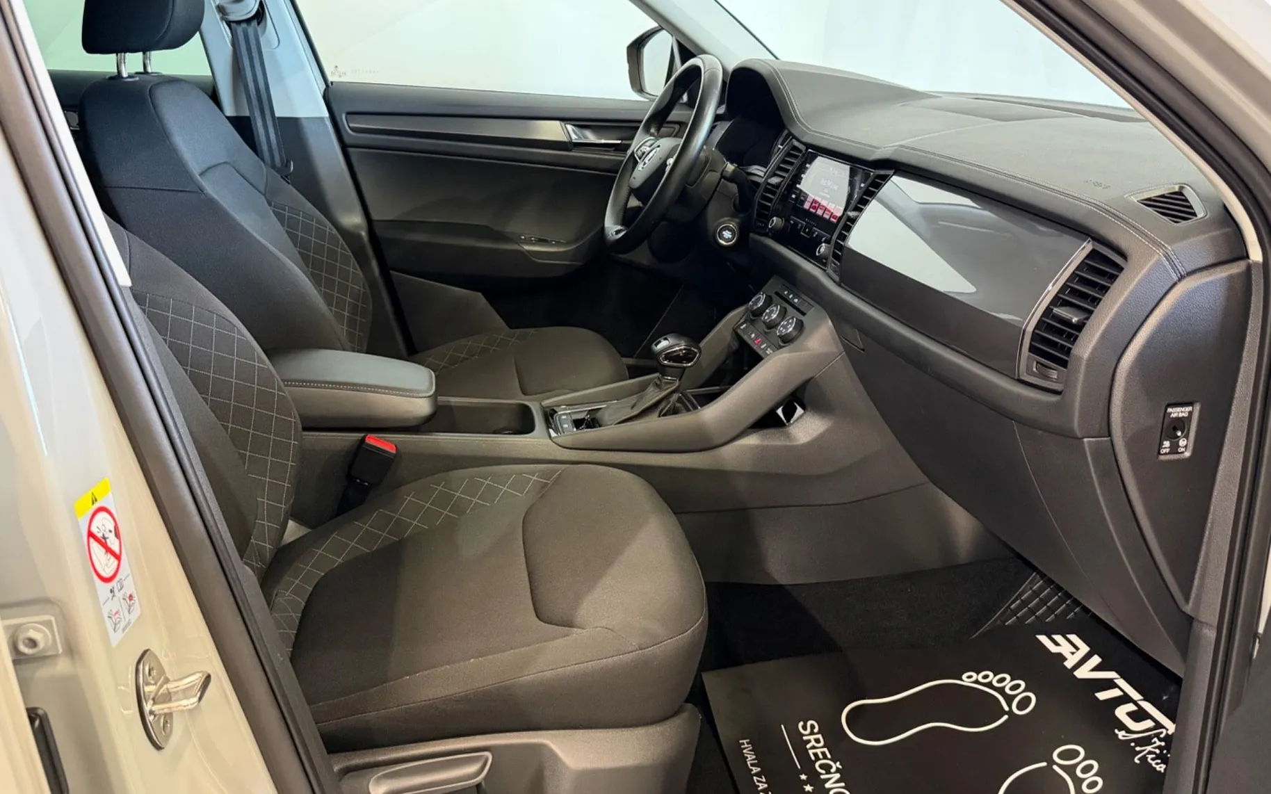 Notranja slika - Škoda Kodiaq - 2.0 TDI-DSG-LED-KAMERA-ACC-PDC-NAVI-VLEČNA KLJUKA - 10