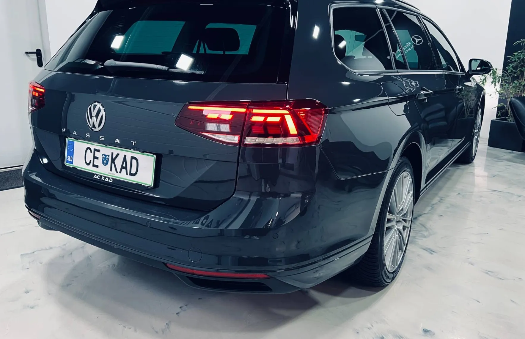 Zunanja slika - Volkswagen Passat - Variant 2.0 TDI BMT SCR Business DSG - 3