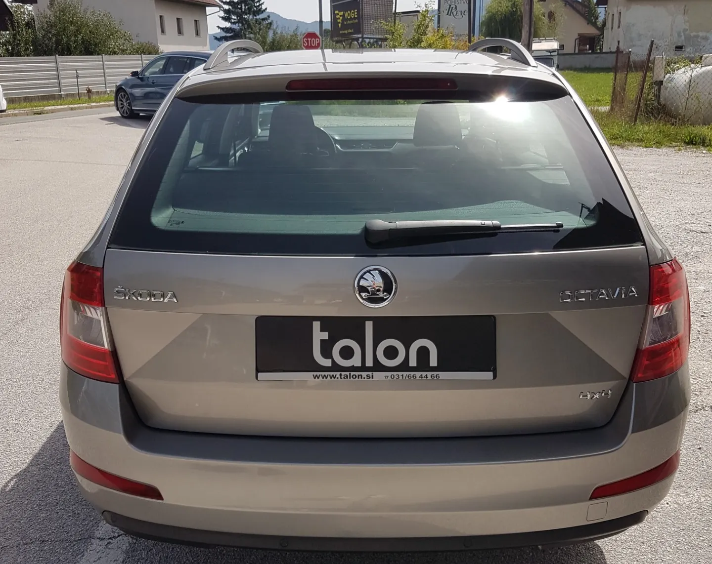 Zunanja slika - Škoda Octavia - Combi 4x4 1.6 TDI Ambition - 6