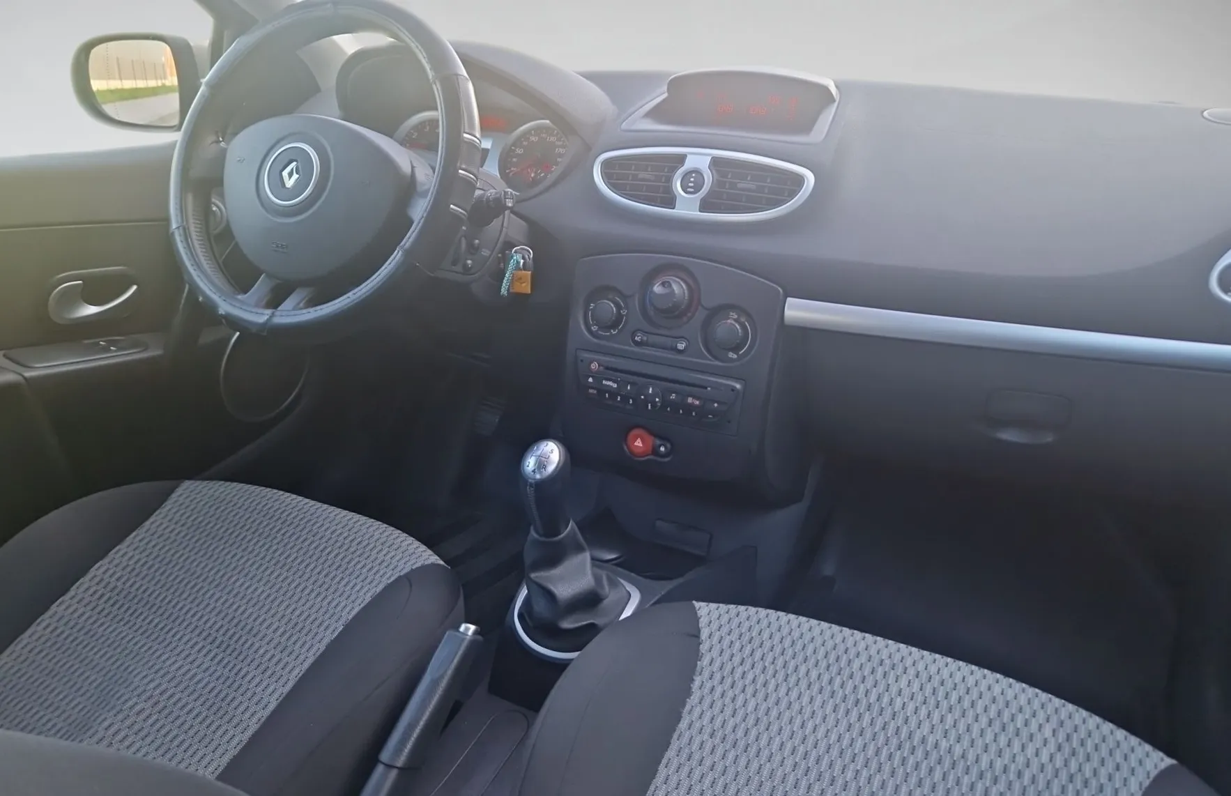 Zunanja slika - Renault Clio - 3 Grandtour 1.2 TCE Elan - 18