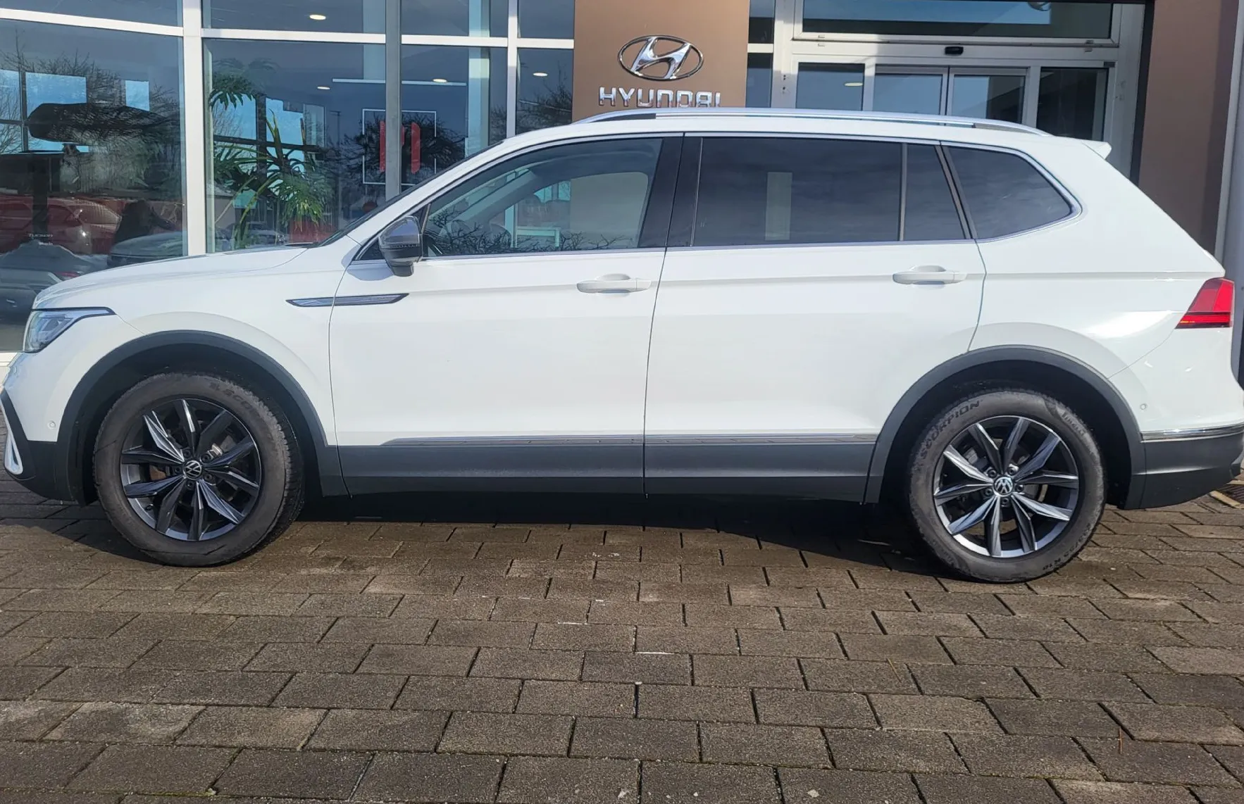 Zunanja slika - Volkswagen Tiguan Allspace - 2.0 TDI DSG1last-acc-radar-pdc-alu-navi-Head-up - 3
