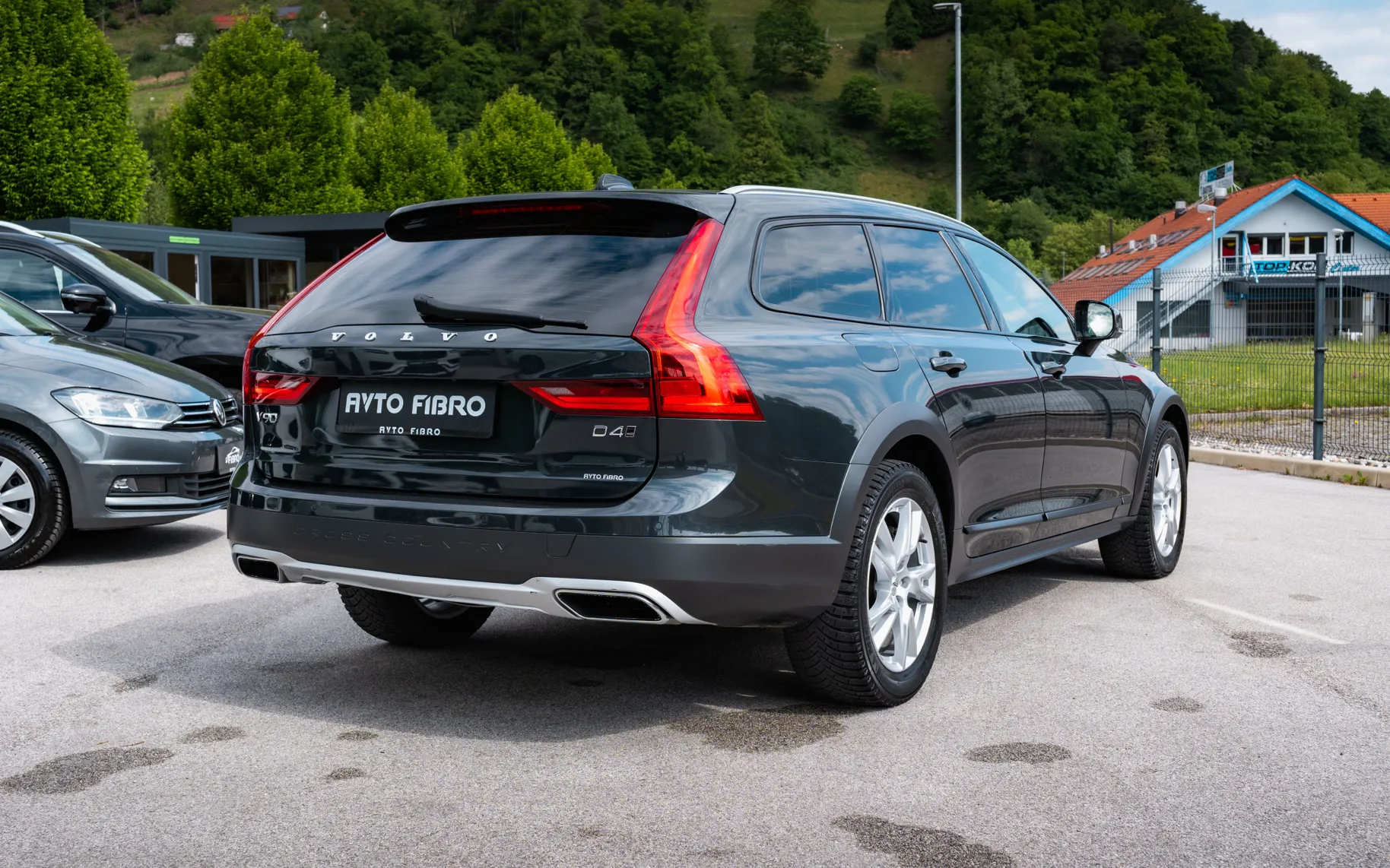 Zunanja slika - Volvo V90 - Cross Country D4 AWD Pro Avt. - 4