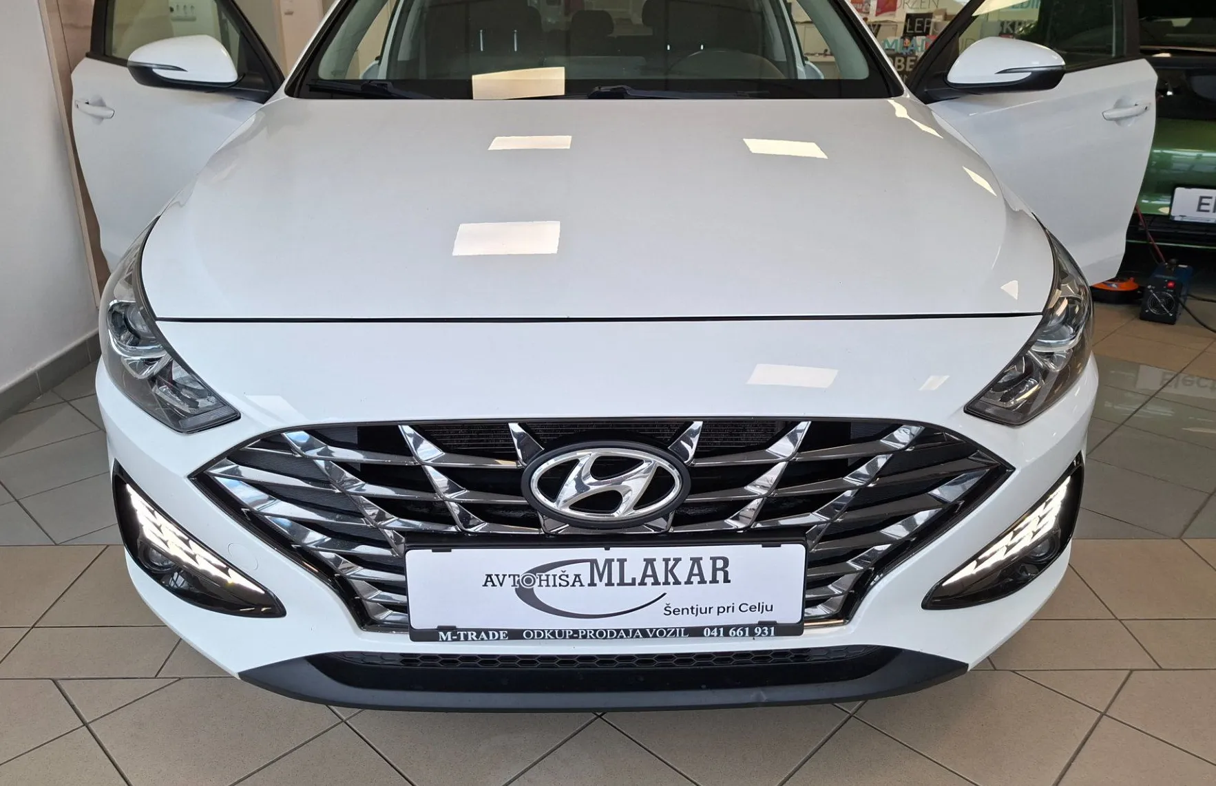 Zunanja slika - Hyundai i30 - 1.6 CRDi  116 Style-LED-NAVI-KEMERA-PDC-ODLIČEN- - 6