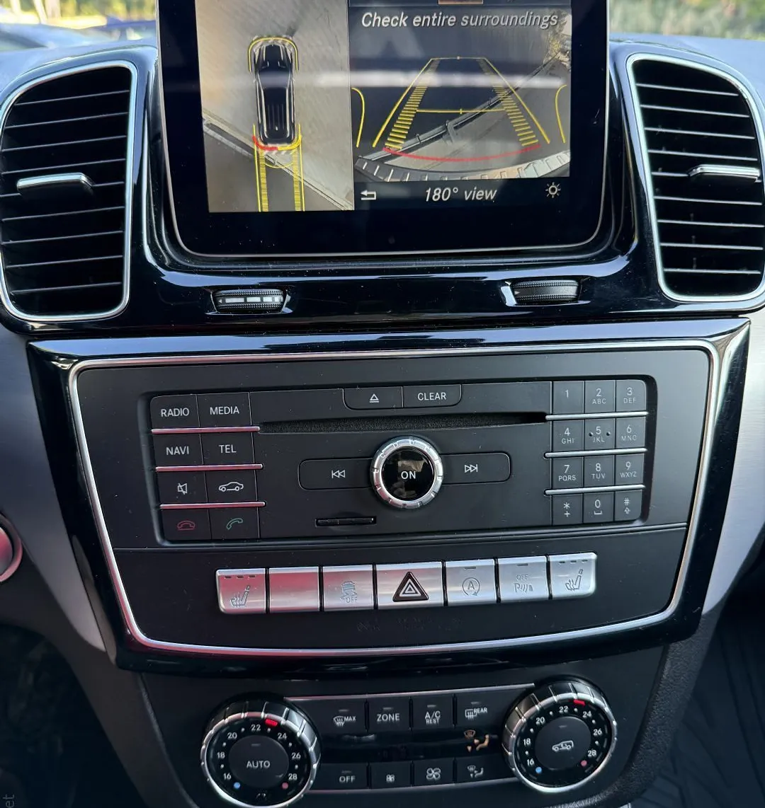 Zunanja slika - Mercedes-Benz GLE-Razred - GLE 250d-PANORAMA-360°-USNJE- NAVI-H K - 9