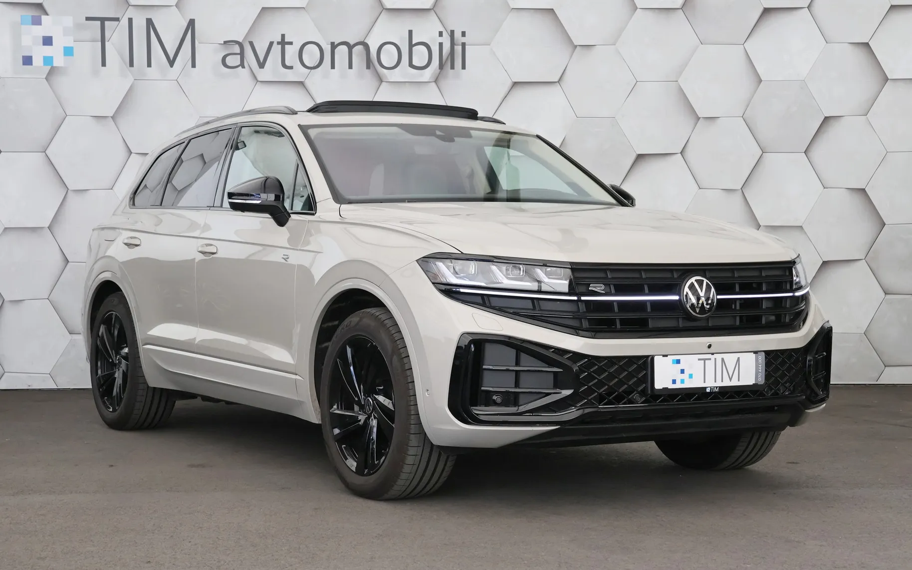 Zunanja slika - Volkswagen Touareg - 3.0 V6 TDI 4-Motion Tiptronic R-Line 286KM - 2