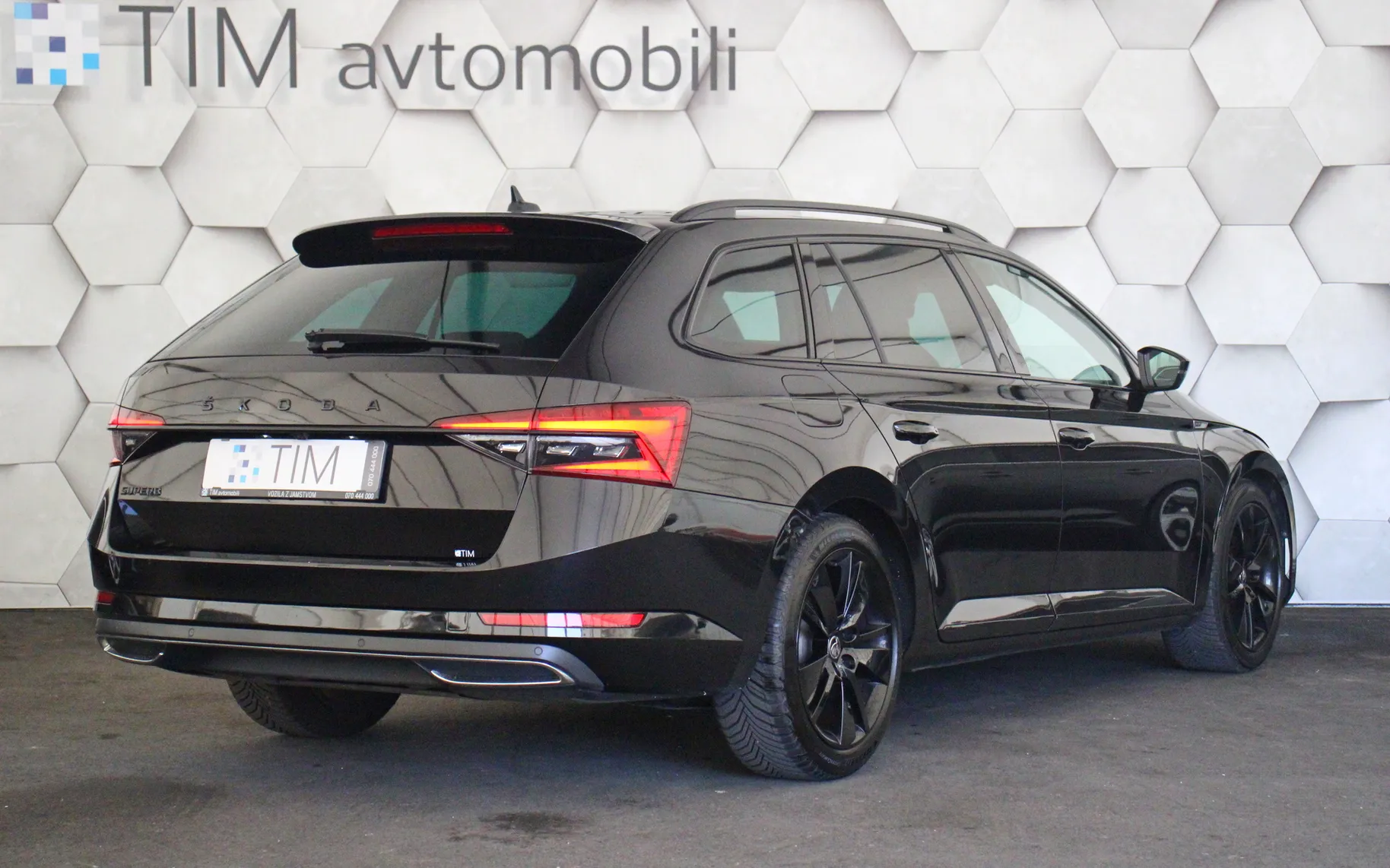 Zunanja slika - Škoda Superb - 2.0 TDI DSG Sportline 150KM - 3