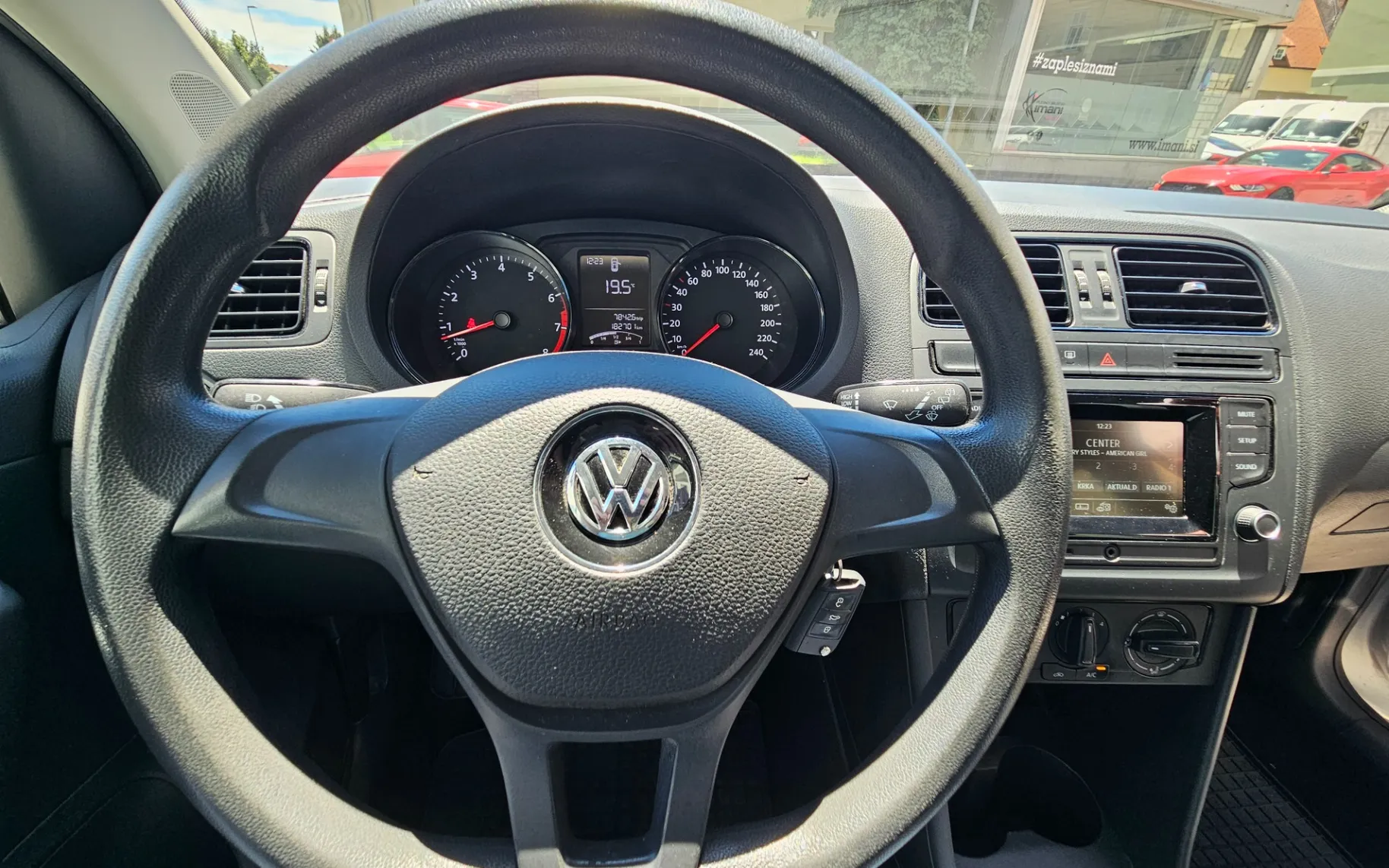 Zunanja slika - VW Polo - 1.2 TSI Trendline - 9