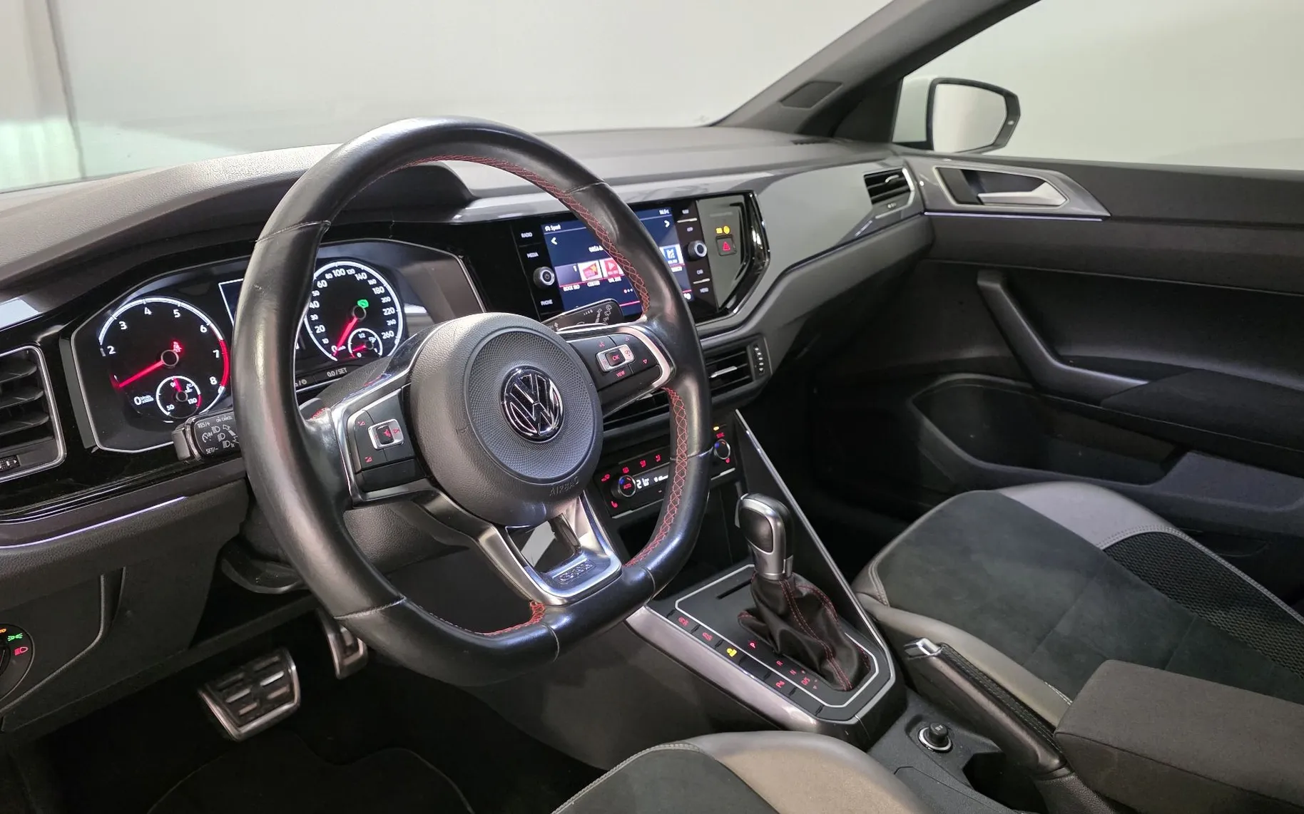 Zunanja slika - Volkswagen Polo - 2.0GTI DSG LED NAVI PDC ALKANTARA 2xKLIMA - 6