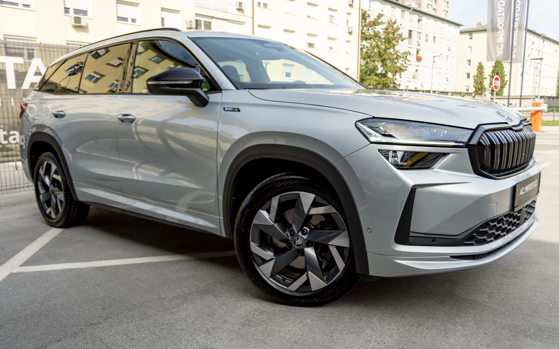 Zunanja slika - Škoda Kodiaq - 2.0 TDI 4x4 DSG Sportline-7SED-ACC-360-HUD - 3