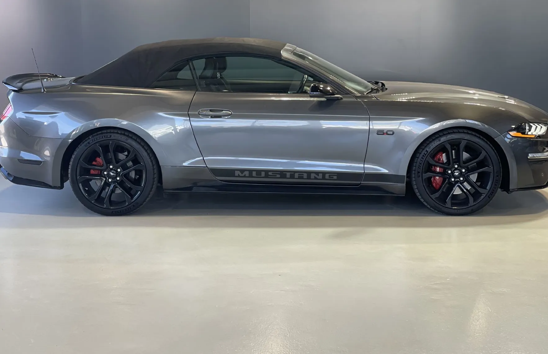 Zunanja slika - Ford Mustang - 5.0-V8-GT-HLAJENJE SED-MEMORY-USNJE-RADAR-LED-20C - 4